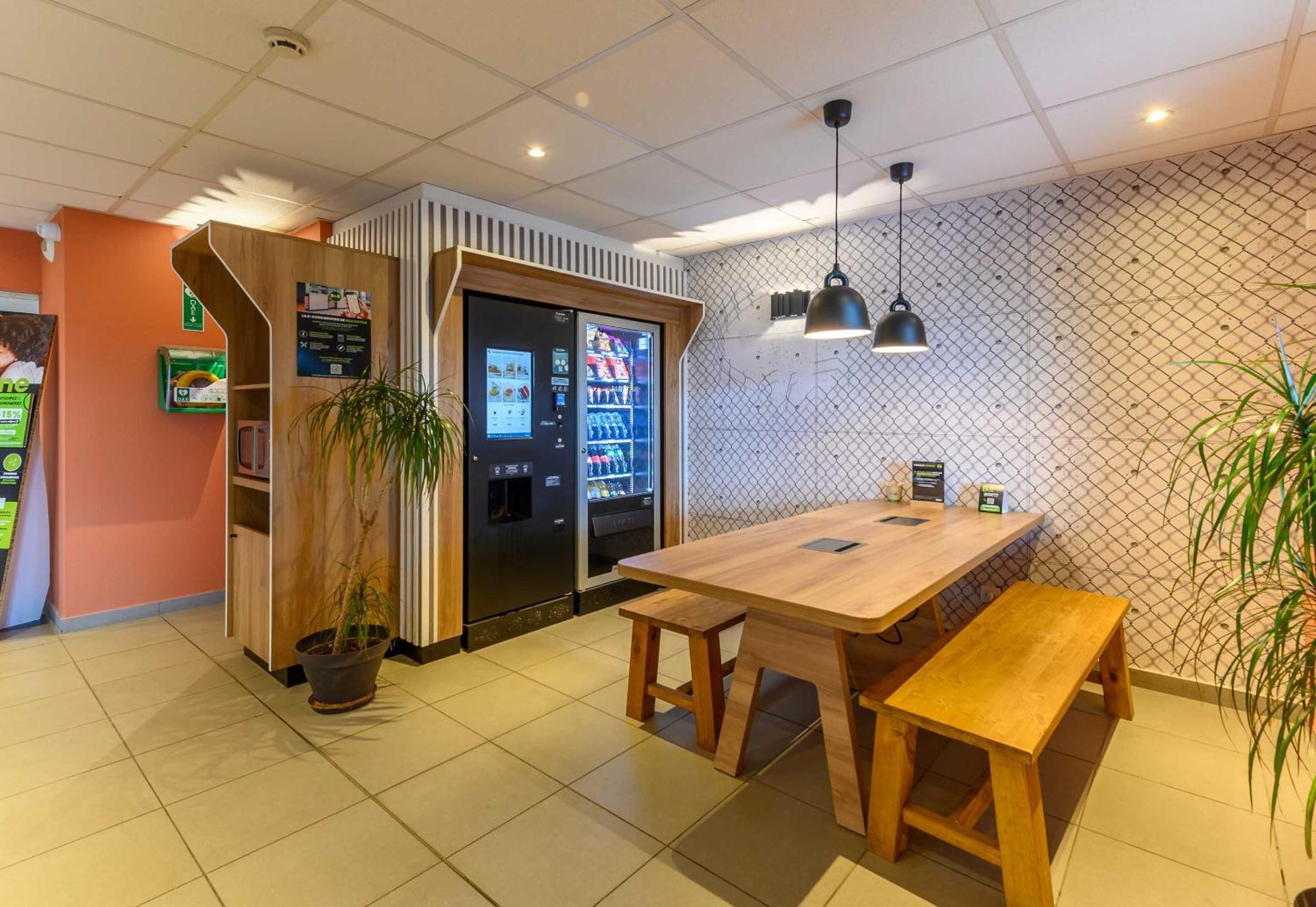 B&B Hotel Compiegne Thourotte Екстериор снимка